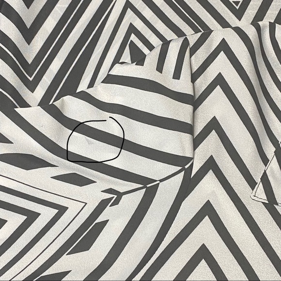 Alfred Dunner Blouse Sz 14 Black White Geometric Sheer 3/4 Sleeve Button Front - Picture 6 of 7